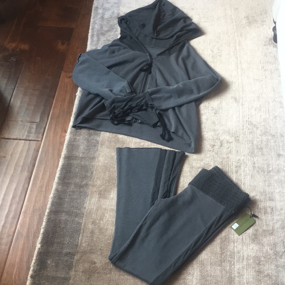 R&R surplus sweat suit